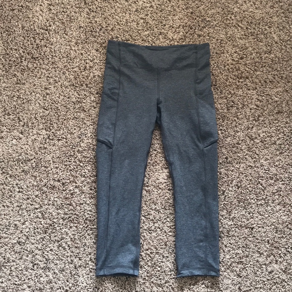 Speed up 21” lululemon leggings in gray!